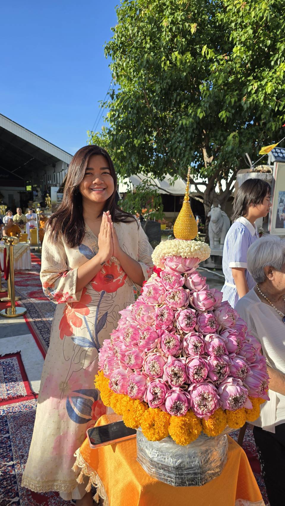 ทำบุญบูชาดอกบัวประจำทุกวันพระ รูปที่ 3